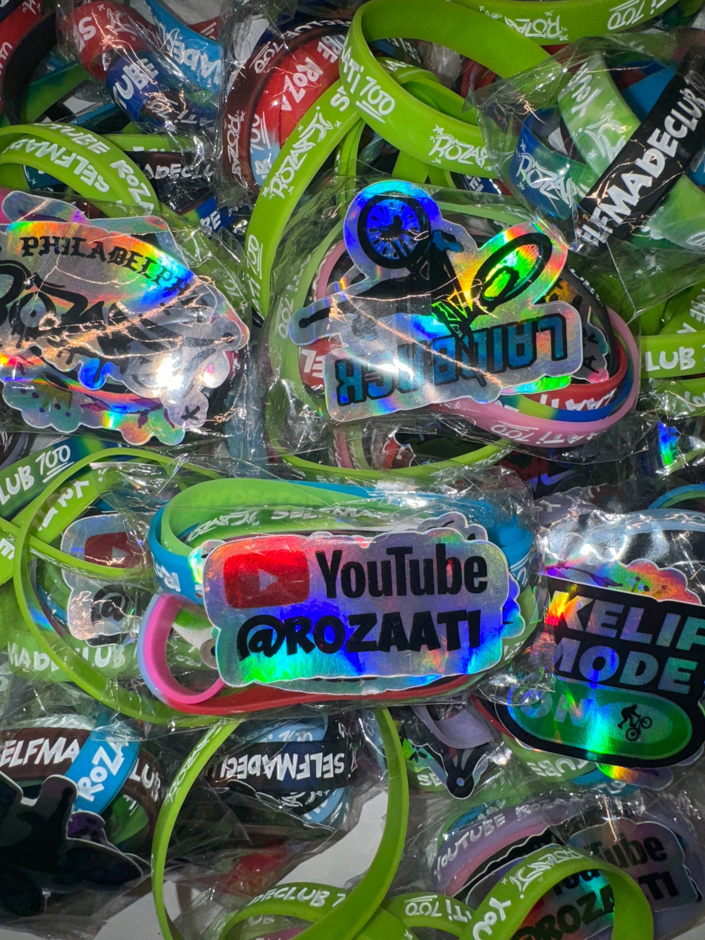 Rozaati Wristbands (Mystey Pack 5 bands +2 stickers)